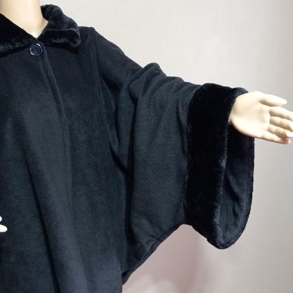 Vintage late 70s Argee velour wrap with sleeves, faux collar & wrists, sz OS - Picture 5 of 6